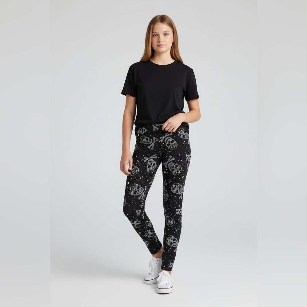 No Boundaries Women‎ Large (11/13) Black Skulls Moon Stars Soft Ankle Leggings